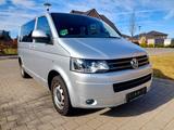 Volkswagen Klimaaut/Xenon/Tempomat/Automatik/AHK - VW T5 Multivan in Lübeck