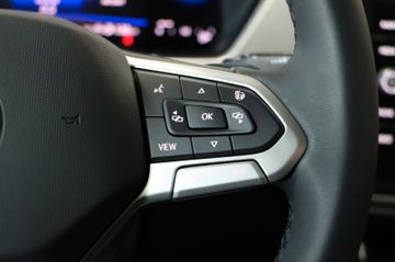 Volkswagen Touran 2.0 DSG R-Line 7-Sitze AHK Kamera