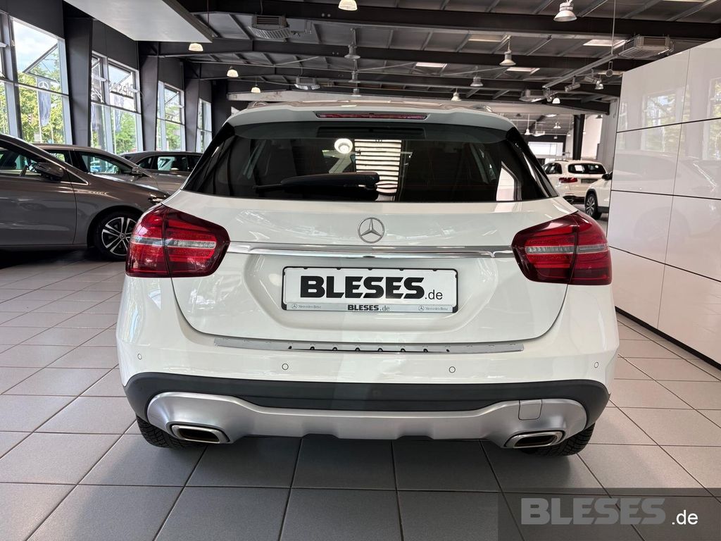 MERCEDES-BENZ GLA 200 – Bild 6
