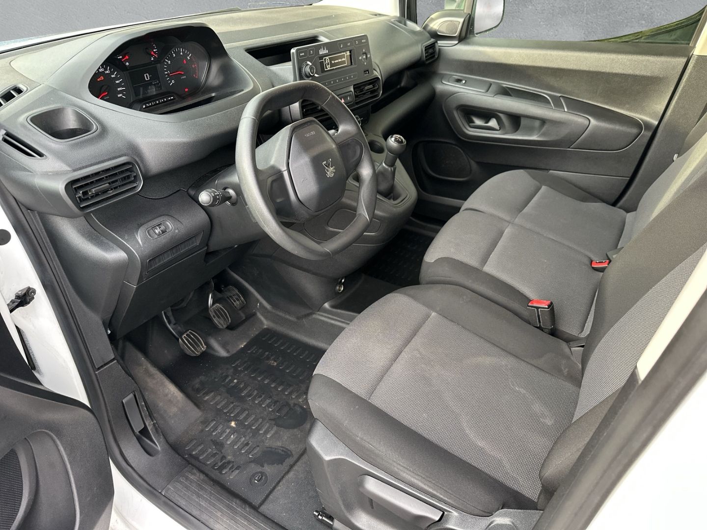 Fahrzeugabbildung Peugeot Partner Peugeot PART PRO EN L1 HDI75 DAB Notbrem