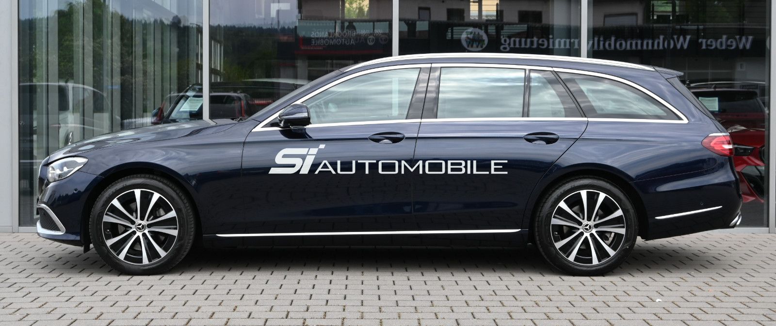 Fahrzeugabbildung Mercedes-Benz E 220 d T 9G-Tr. Exclusive °ACC°AHK°HEAD-UP°MEMO
