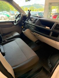 Volkswagen T6 Transporter - 9