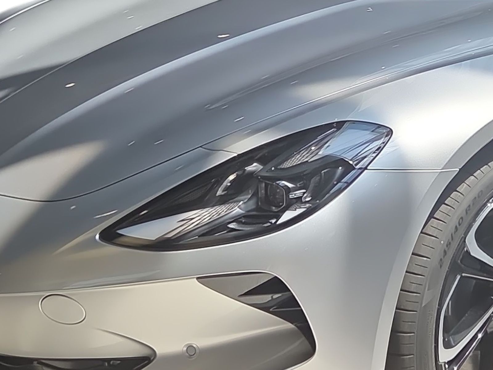 Fahrzeugabbildung MG Cyberster 77 kWh AWD XPower 510 PS Automatik* NA