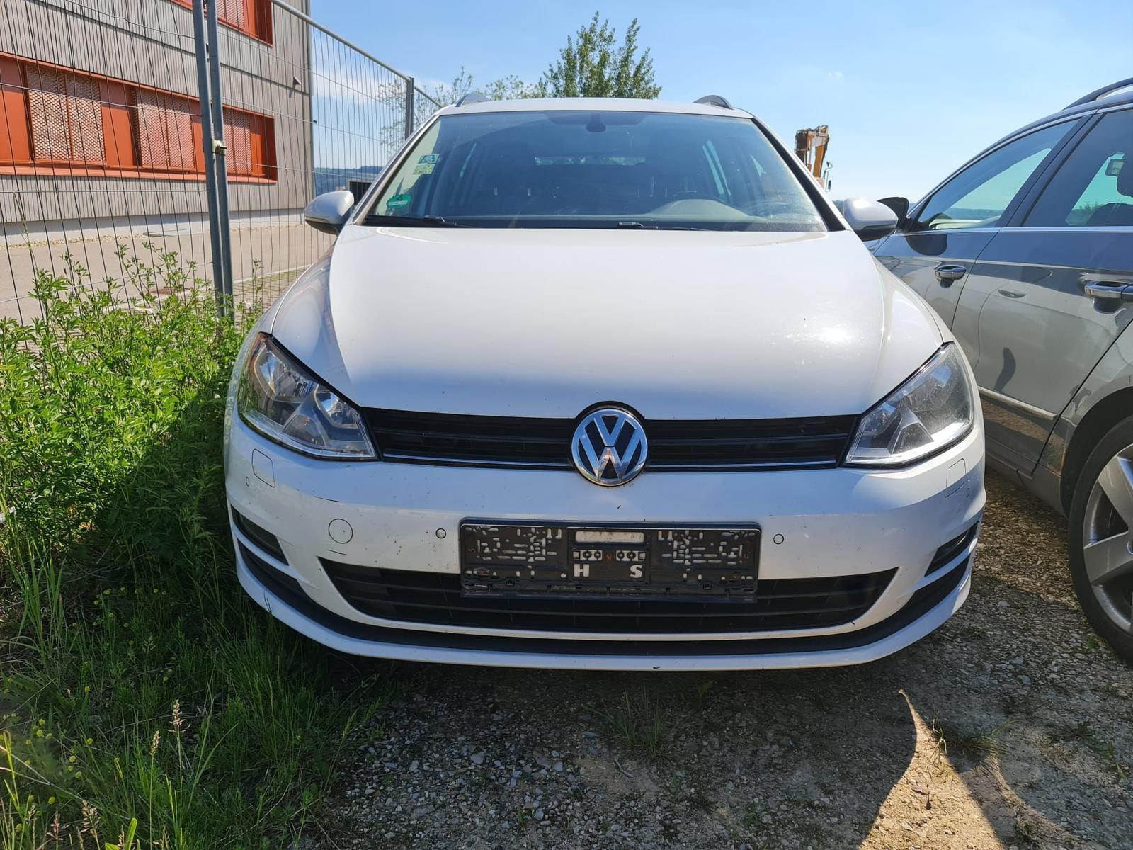 Volkswagen Golf Comfortline BMT 2.0 TDI / Turbo pfeift