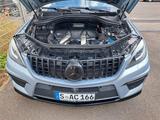 Mercedes-Benz ML 500 4MATIC - - Mercedes-Benz ML 500: Geländewagen