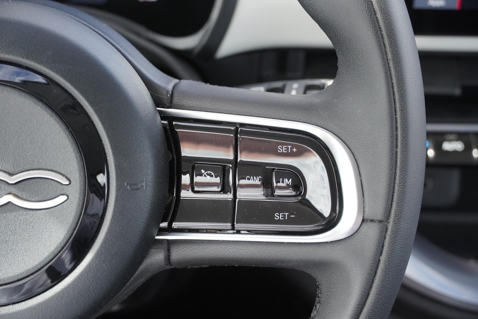 Fiat 500 e Basis Android Apple Tempomat Klimaaut. DAB