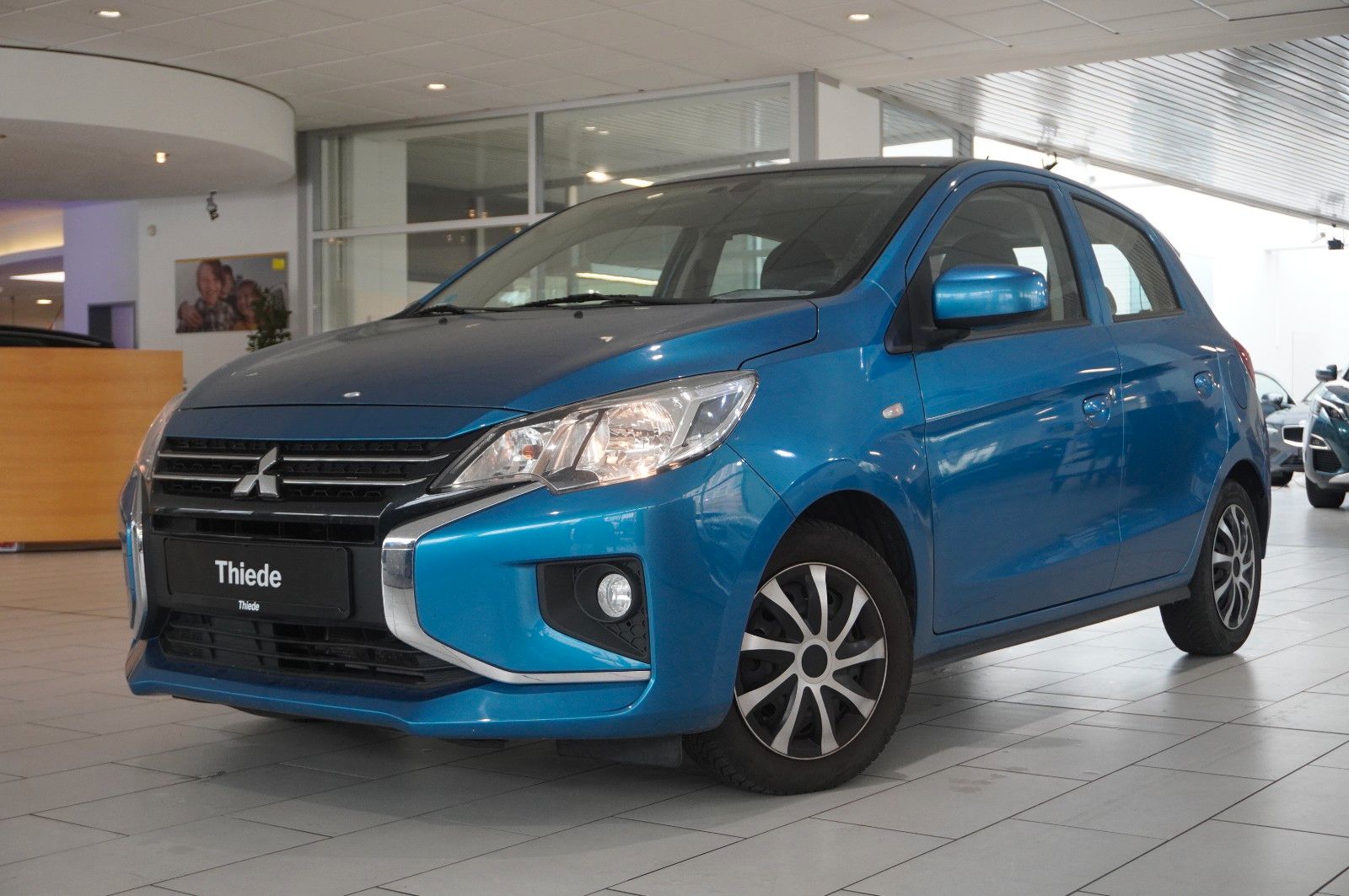 Fahrzeugabbildung Mitsubishi Space Star 1.2 SPIRIT 5-TÜR KLIMA/USB/CD/TÜV-NEU