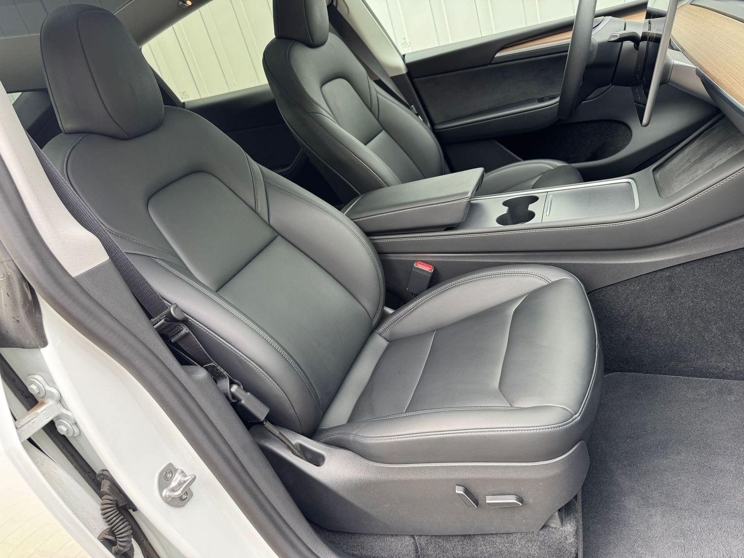 Tesla Model Y Long Range Dual AWD AHK 97% SOH foto 16