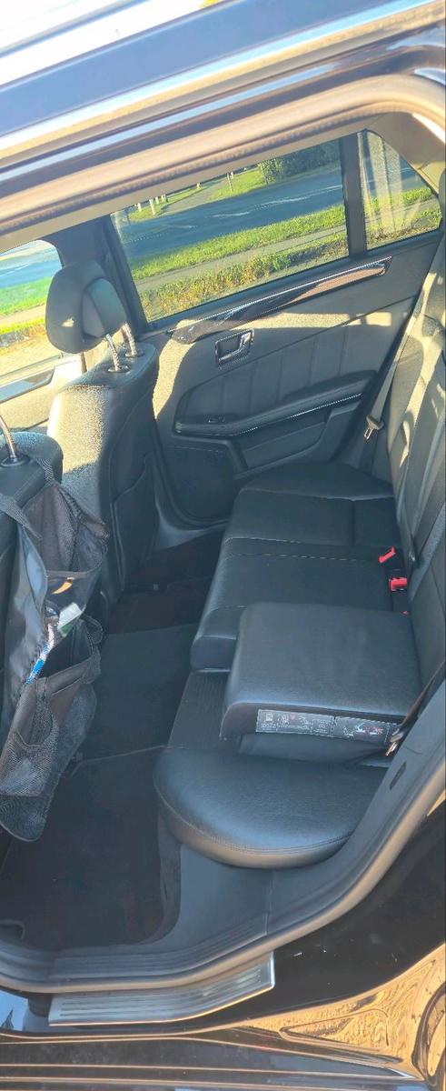 Mercedes-Benz E300 2011 — photo 7