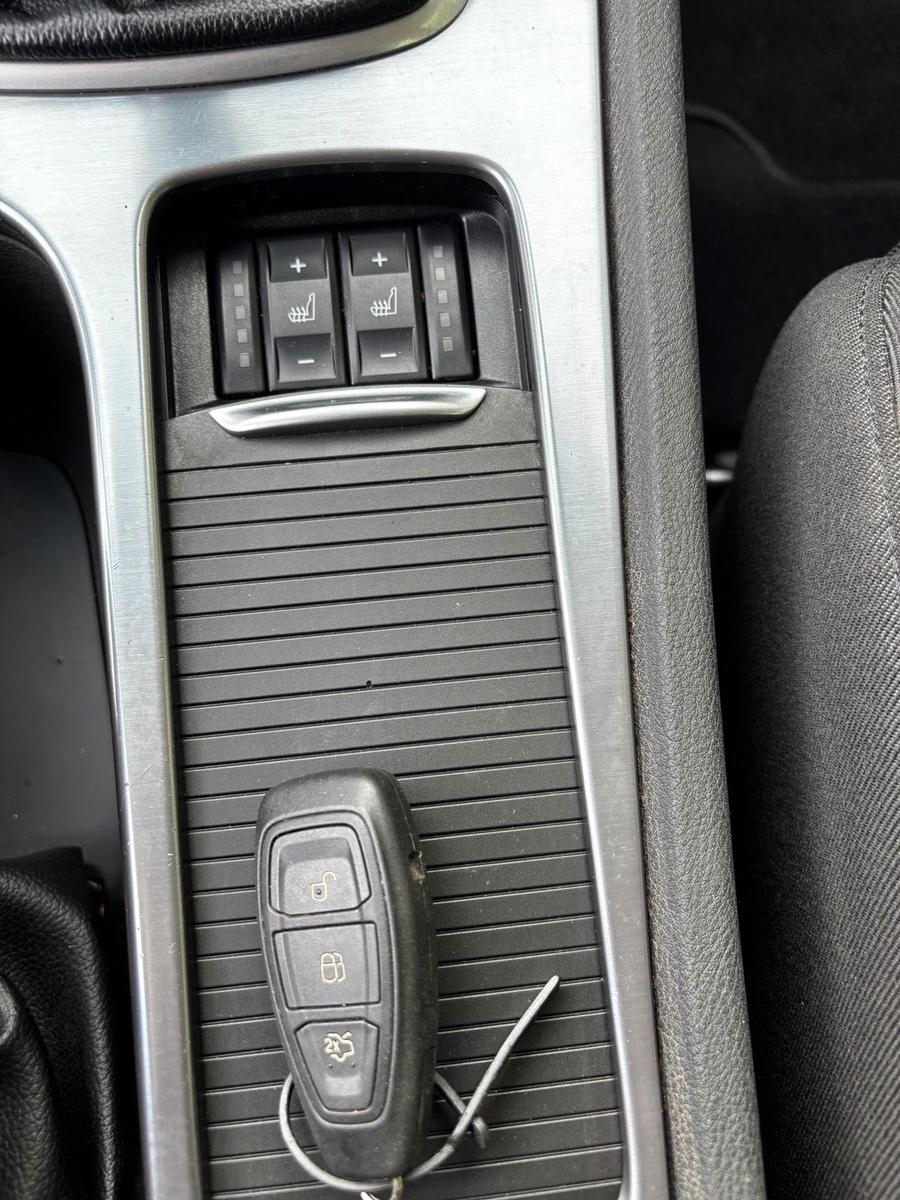 Ford Mondeo 2013 — photo 9