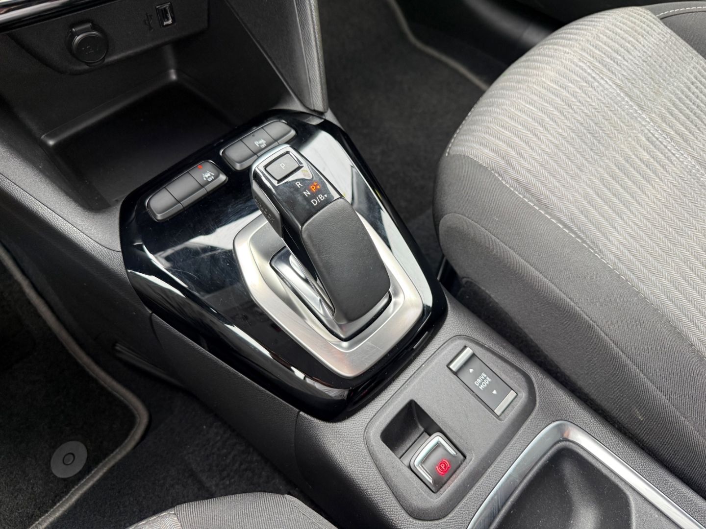 Fahrzeugabbildung Opel Corsa-e F Edition SHZ+LHZ+Kamera+11KW Charger