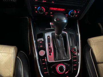 Audi Q5 3.2 FSI quattro *Kamera*Klima*Xenon*Panorama*