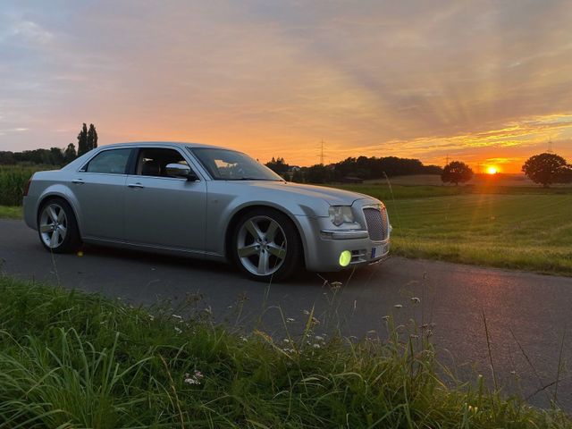 Chrysler 300C 3,5 V6 20 Zoll Startech DUB ...