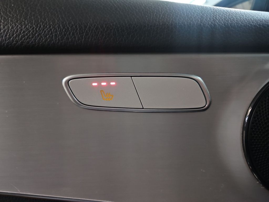 Fahrzeugabbildung Mercedes-Benz GLC 200 d 4M Pano MBUX LED