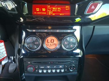 Citroën DS3 SoChic 1.2 VTi 82 °SHZ°PDC°Tempomat°Allwette