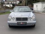Mercedes-Benz E 220 Elegance Klima/SHD/Neuwertiger zustand! - gebrauchte Mercedes-Benz E 220 aus dem Jahr 1999