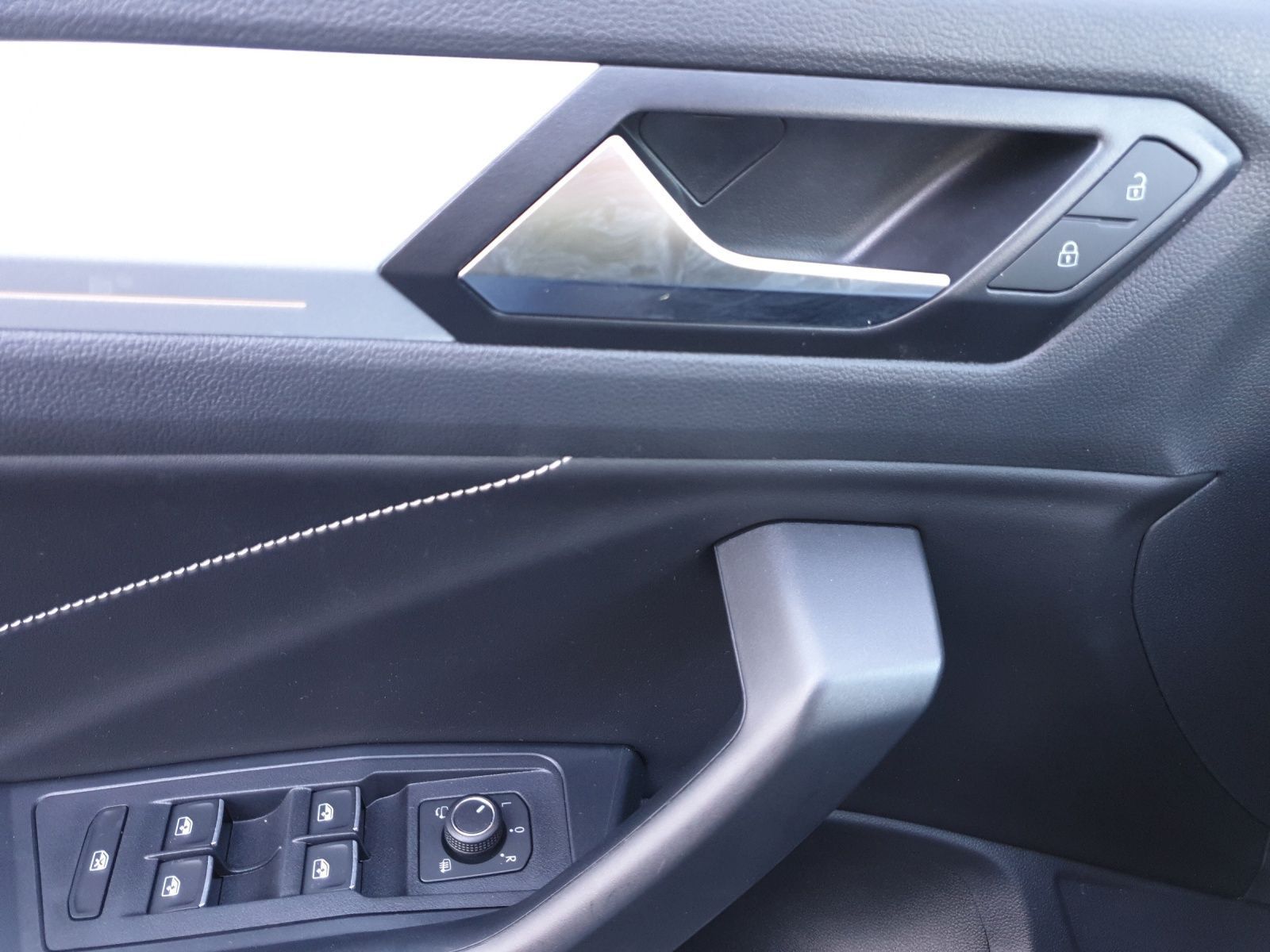 Volkswagen T-Roc - Bild 9