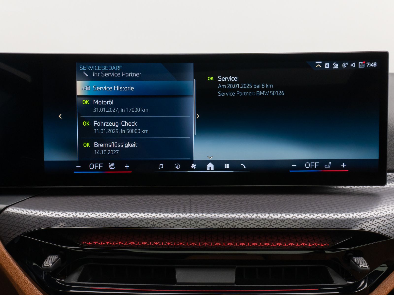 Fahrzeugabbildung BMW 330e M Sport Panorama 360°HUD HiFi AHK Komfort