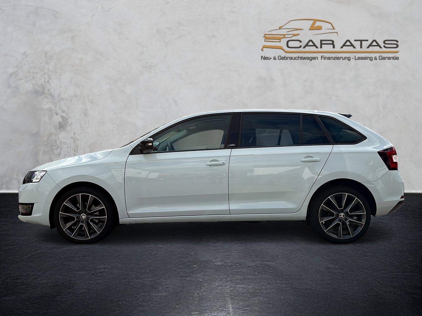 Fahrzeugabbildung SKODA Rapid 1.2i Edition NAVI PANORAMA XENON DAB PDC