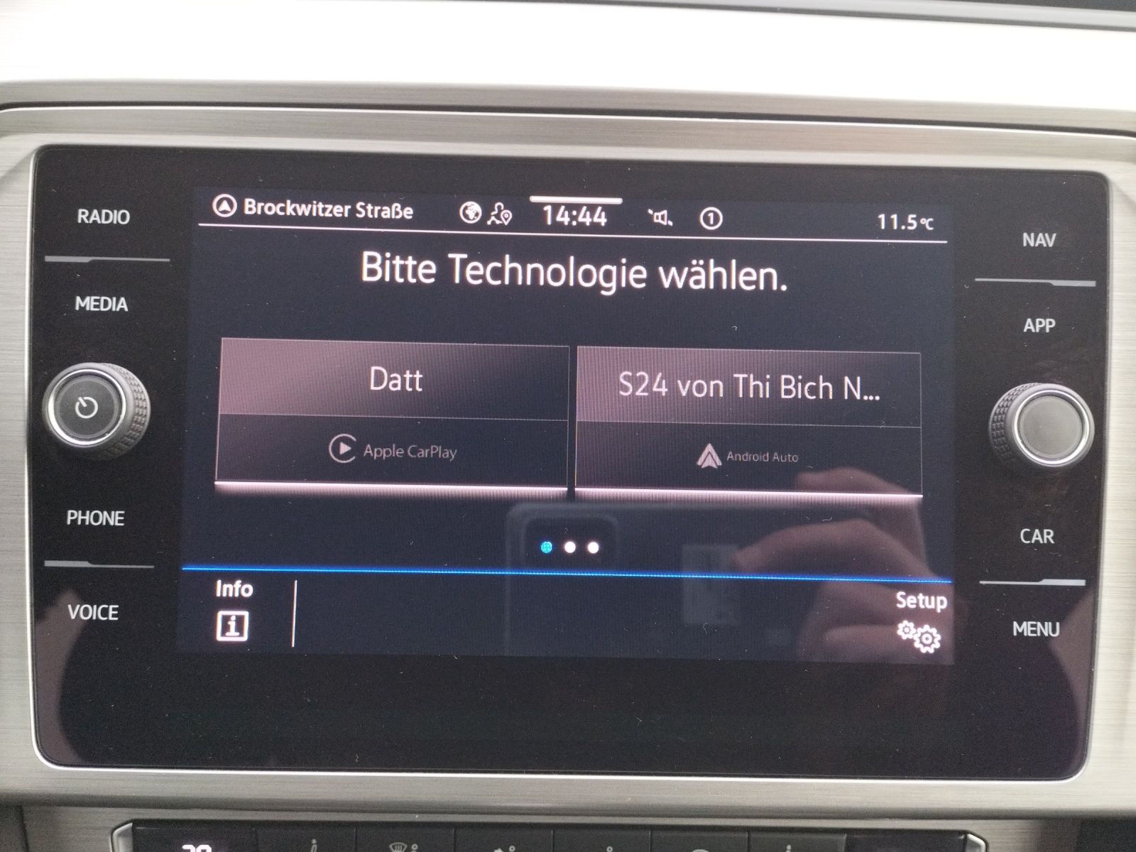 Fahrzeugabbildung Volkswagen Passat Variant TDI DSG LED ACC SH WeConnect Navi
