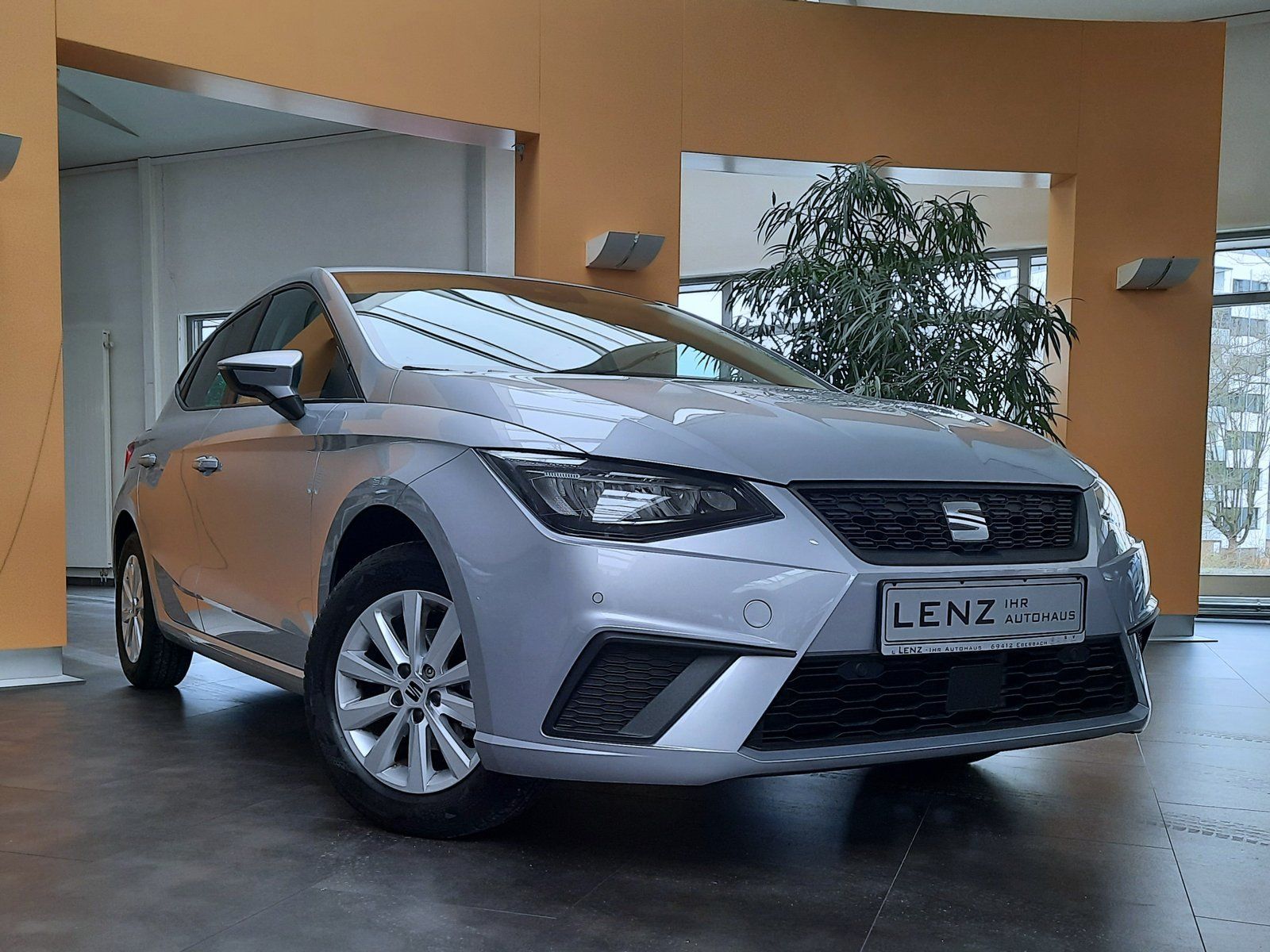 Fahrzeugabbildung SEAT Ibiza Style TSI *Navi*Cam*LED*Sitzhzg*Einparkh*