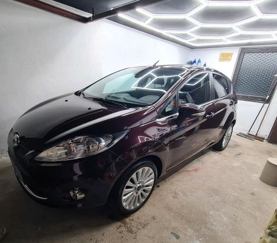 Ford Fiesta Titanium 1.4 97PS Top Zustand