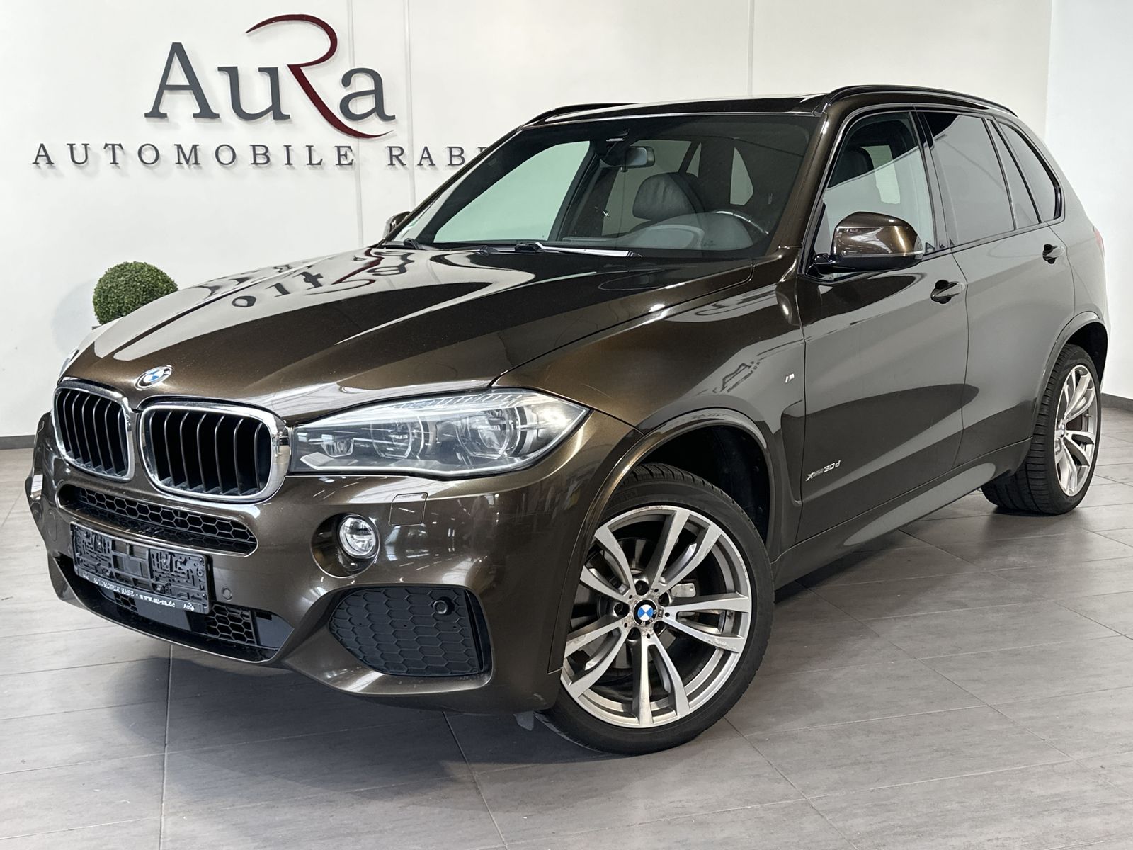 Fahrzeugabbildung BMW X5 xDrive30d M-Sport NAV+LED+PANO+KAM+HUD+H&K+PP