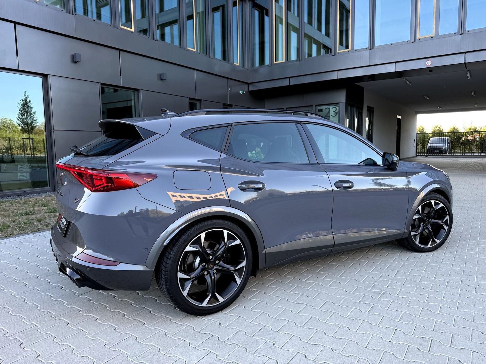 Fahrzeugabbildung CUPRA Formentor VZ 2.0 TSI DSG 4Drive 360°|PANO|KW V3