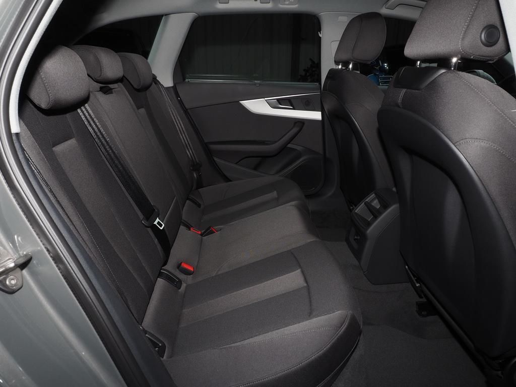 Audi A4 Avant S line 30 TDI S tronic Alu-18` foto 5