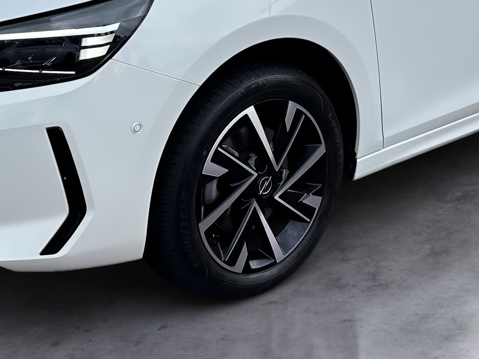 Fahrzeugabbildung Opel Corsa F 1.2 Turbo GS KlimaA,LED,Navi,SHZ,Kam.,LM