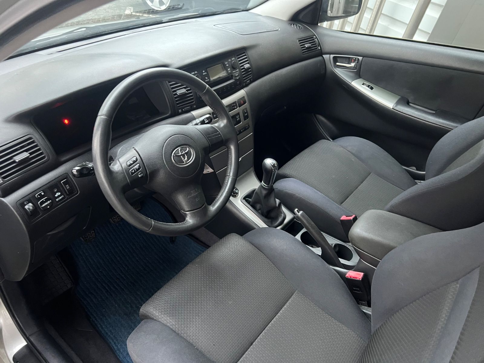 Fahrzeugabbildung Toyota Corolla Kombi 1.6 Sol * KLIMAAUTOMATIK *