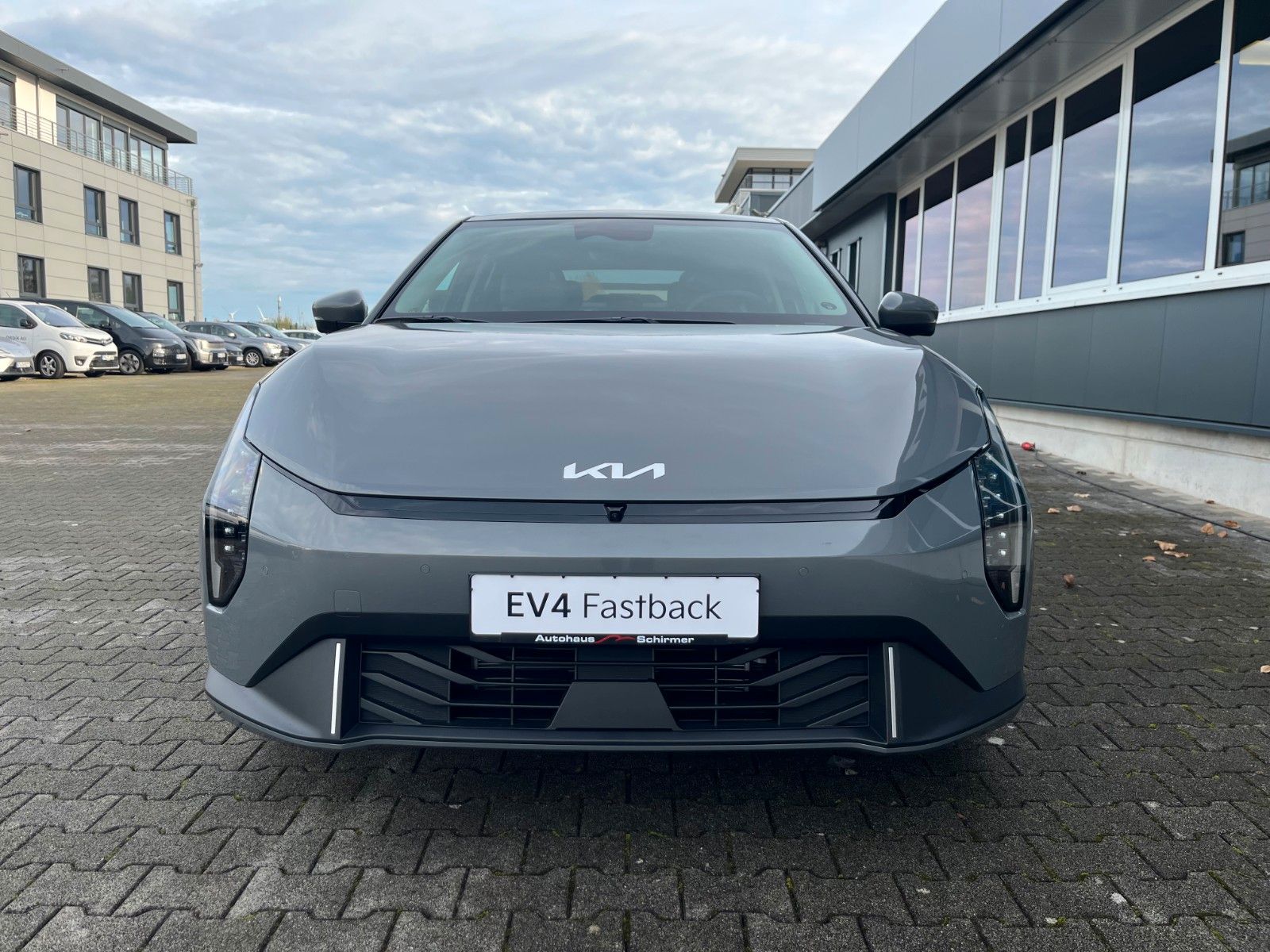 Fahrzeugabbildung Kia EV4 81 kWh 150 kW Earth UP TE WIC DWP D S GD