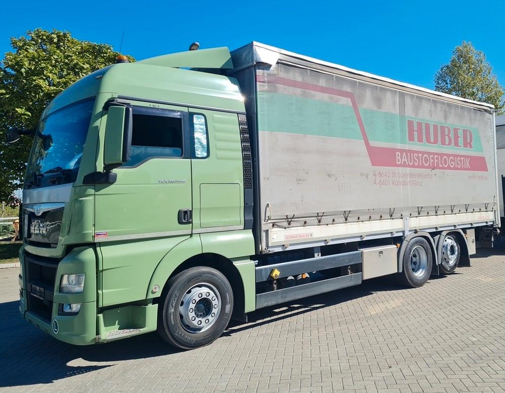 MAN 26.440 / 7.4m / LIFT