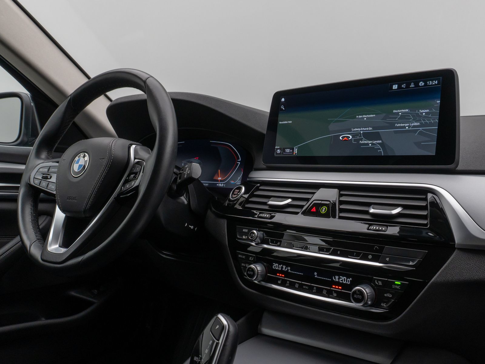 Fahrzeugabbildung BMW 520i DAB WLAN CockPitProPDC Sitzhzg LED Alarm