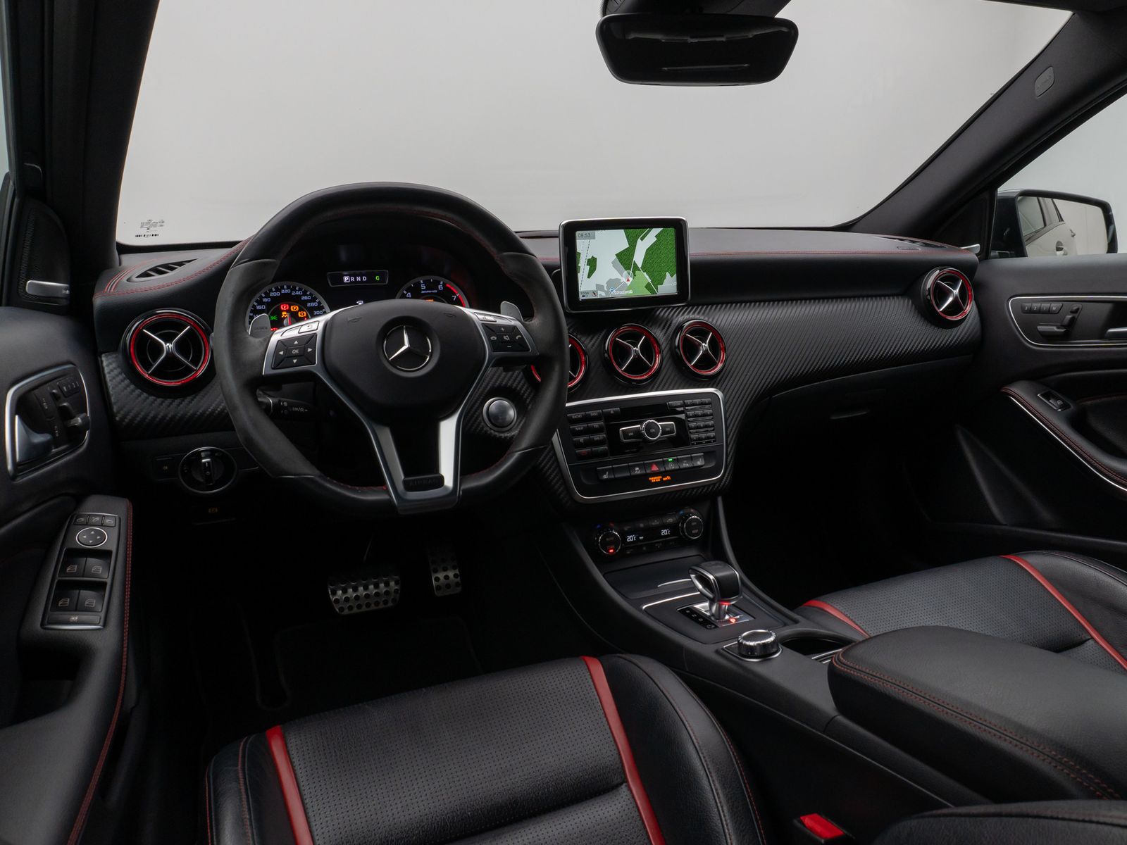 Fahrzeugabbildung Mercedes-Benz A 45 AMG Performance 4Matic Aero H/K Kamera Navi