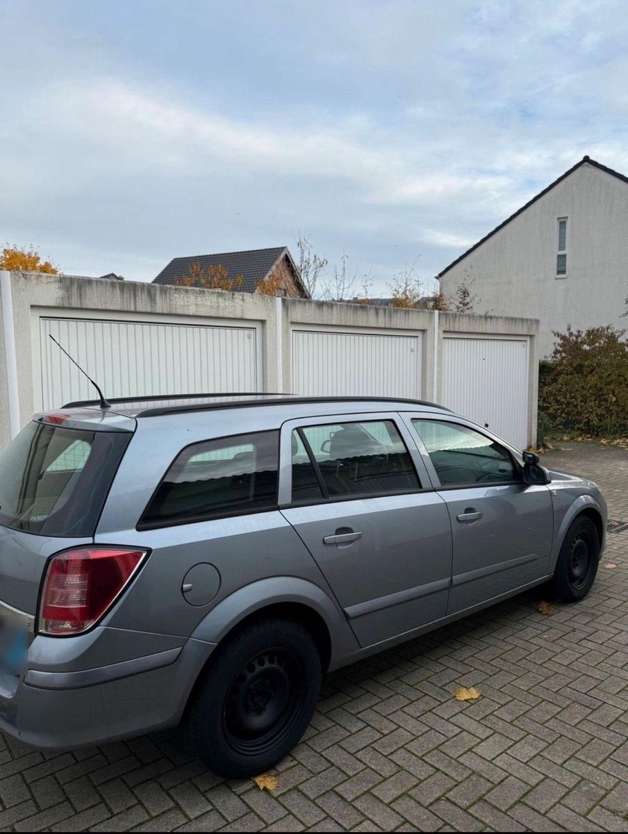 Opel Astra 2007 — салон