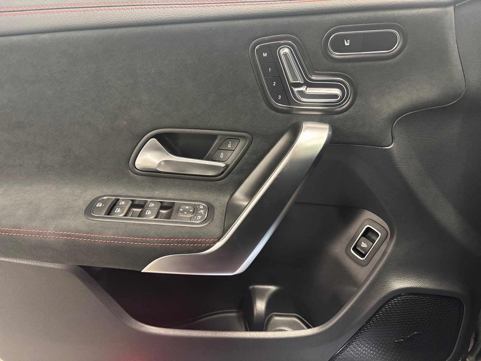 Fahrzeugabbildung Mercedes-Benz CLA 200 AMG Plus*Pano*HUD*19"*Night*MBeam*Totwi*