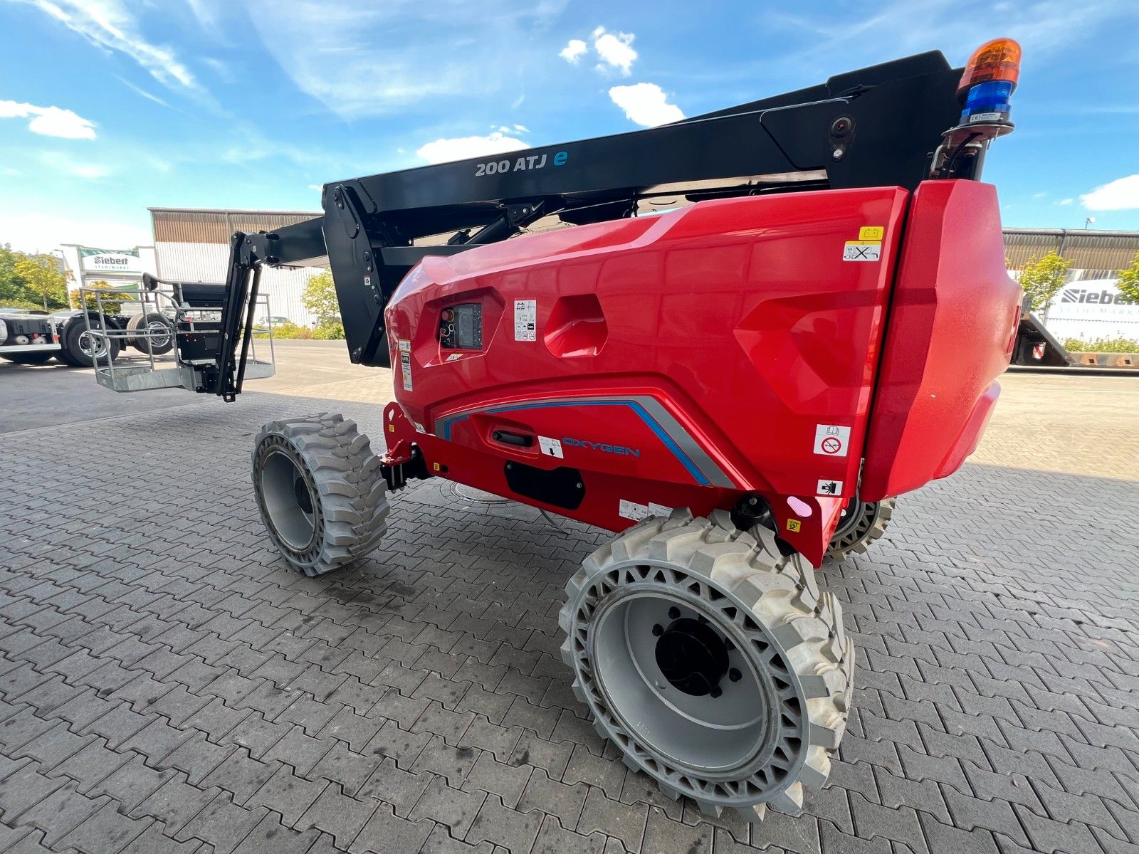 Fahrzeugabbildung Manitou 200 ATJE S1 e-drive / Arbeitshöhe: 20m / 4x4
