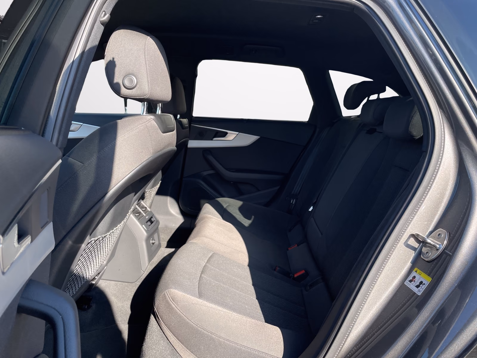 Audi A4 Avant 40 TFSI S tronic quattro advanced  Navi