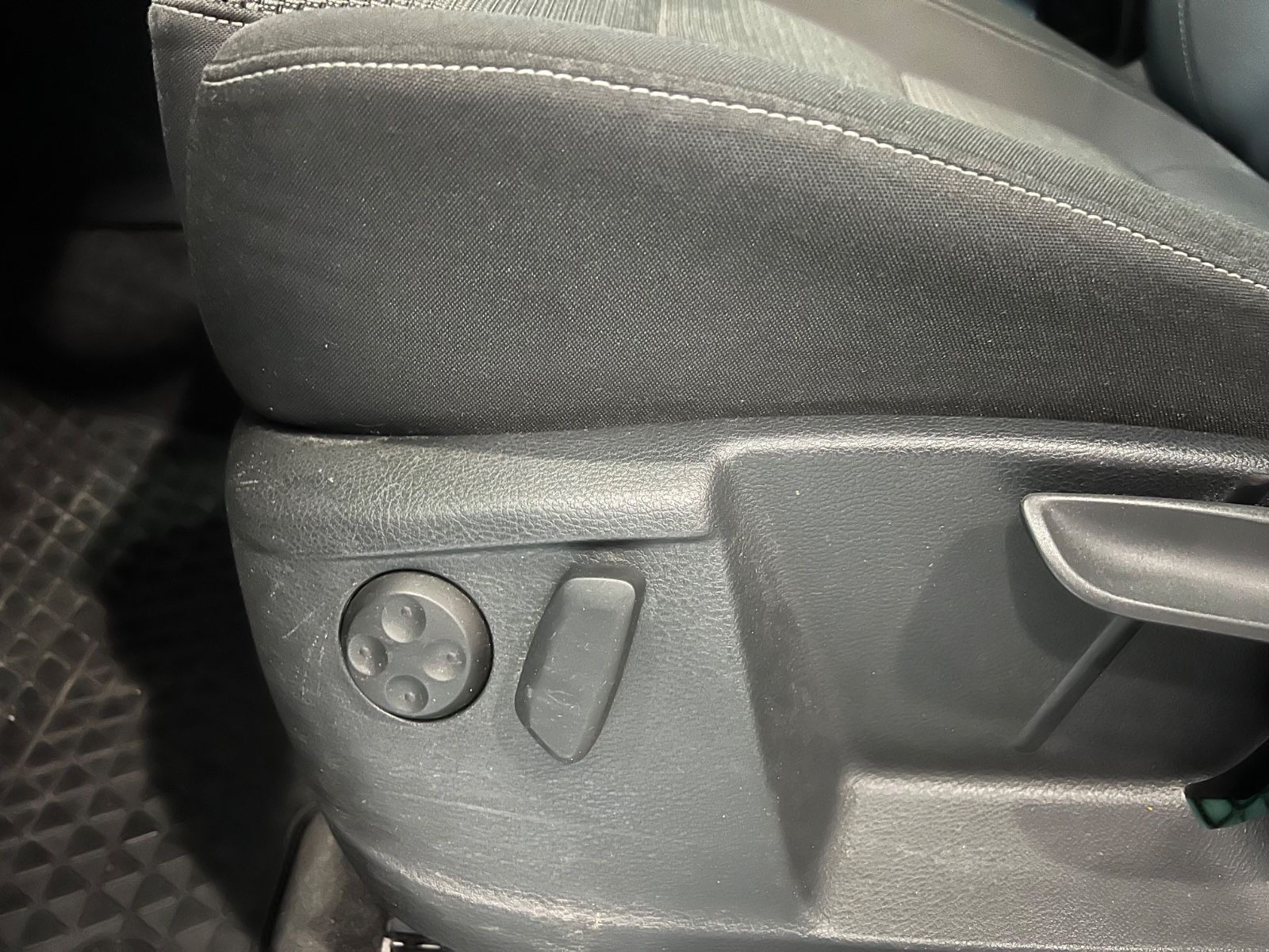 Fahrzeugabbildung Volkswagen Sharan 2.0 TDI Comfortline * PANO* R.KAMERA *AHK
