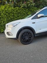 Ford Kuga 1,5 EcoBoost 4x4 134kW COOL & CONN. Aut... - Ford Kuga von privat