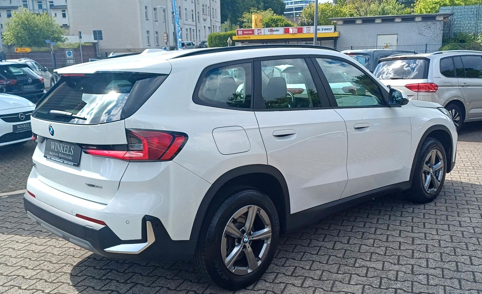 BMW X1 sDrive18iA-Klimaa-Navi-360°-Memory-HeadUp-SHS foto 6