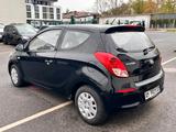 Hyundai i20 5 Star Edition - Hyundai i20: Schwarz
