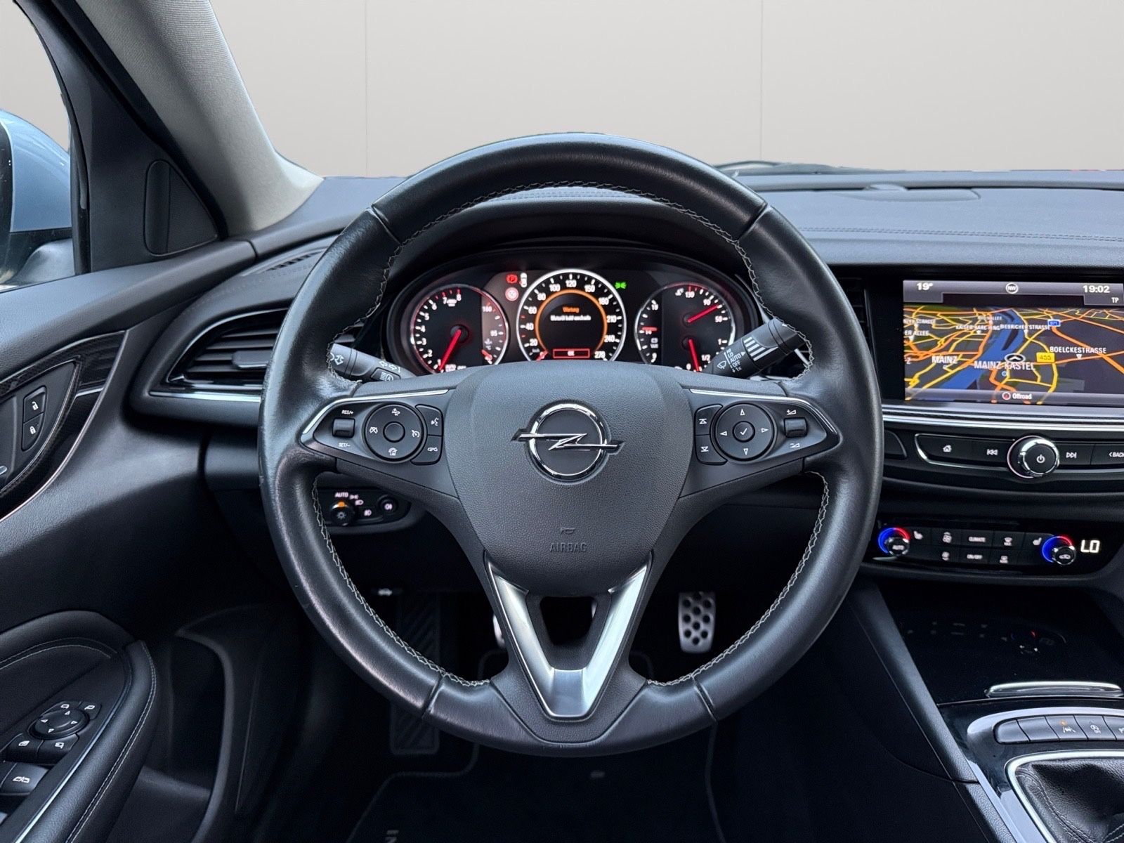 Fahrzeugabbildung Opel Insignia B Grand Sport Dynamic/LED/R-Kamera/Temp