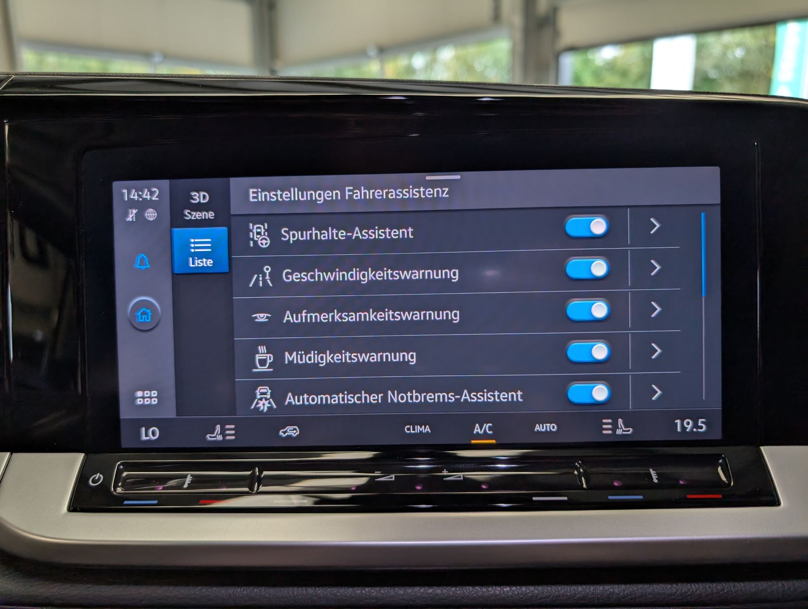 Fahrzeugabbildung Ford Tourneo Connect L2 Titanium 7-Sitze Bi-LED Cam A