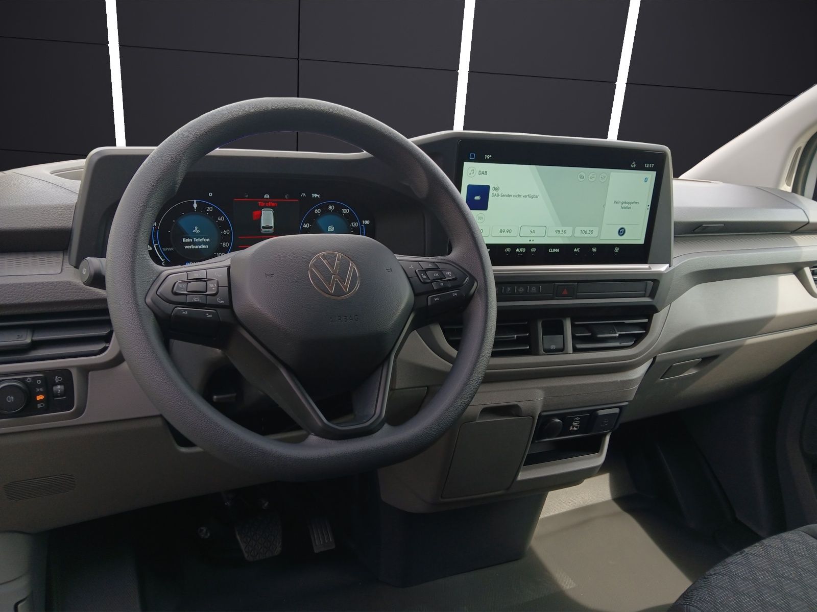 Fahrzeugabbildung Volkswagen T7 e-Transporter Kasten BEV 100 kW LR AHK, REAR