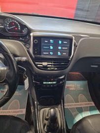 Peugeot 2008 - 9