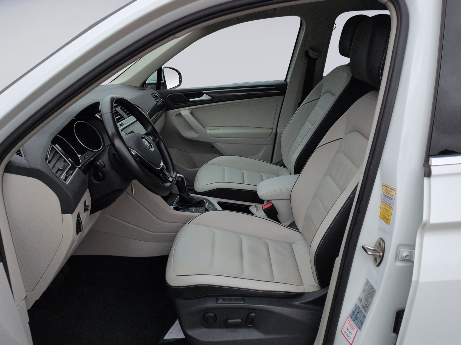 Tiguan 2.0 TDI DSG 4M Highline AHK+PANO+Head-UP