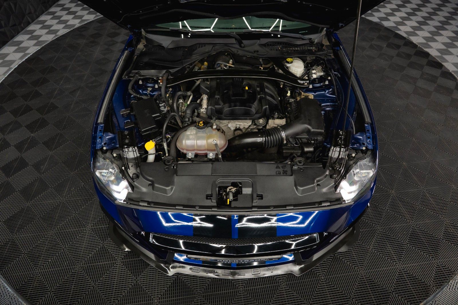 Fahrzeugabbildung Ford Mustang Shelby GT 500 Coupe Performance PREMIUM