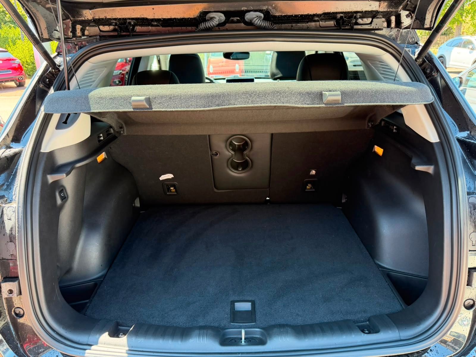 Fahrzeugabbildung Jeep Compass Summit Pano el. Sitz Leder Navi Mildhyb.